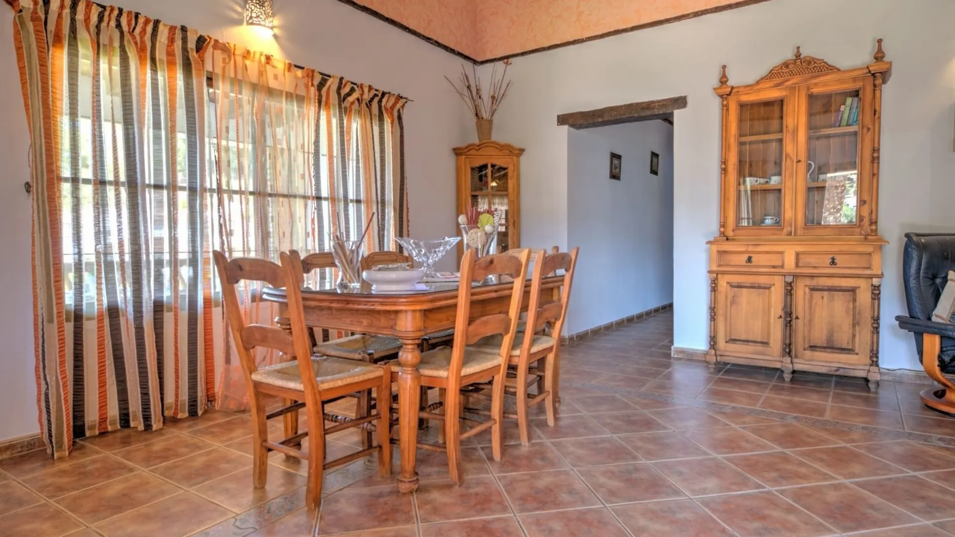 Villa Damian フリヒリアナ スペイン